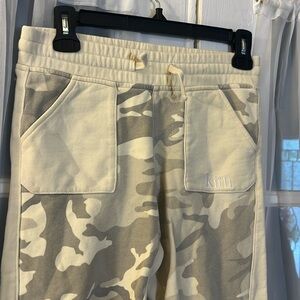 Kith Boy’s Camouflage Terry Sweatpants Joggers Ages 8-9 Ivory